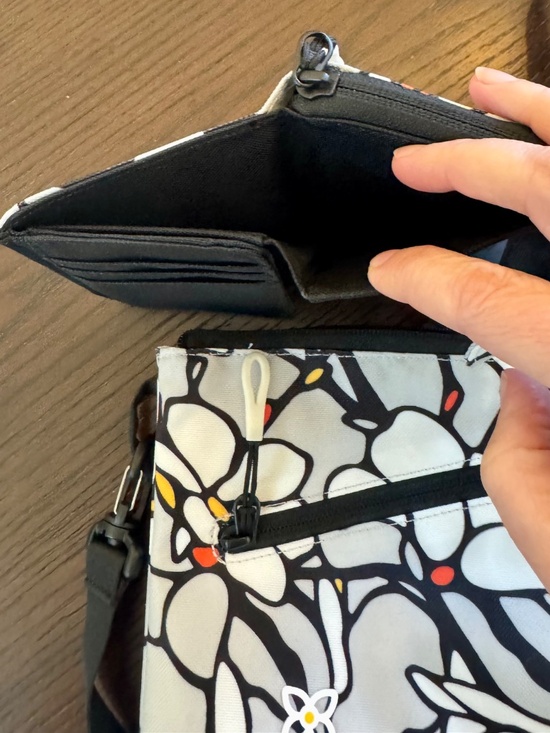 Sherpani Crossbody Zoom Bag & Barcelona Wallet “Magnolia” - Picture 10 of 15